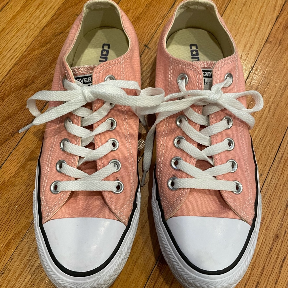 Women’s Pink Converse